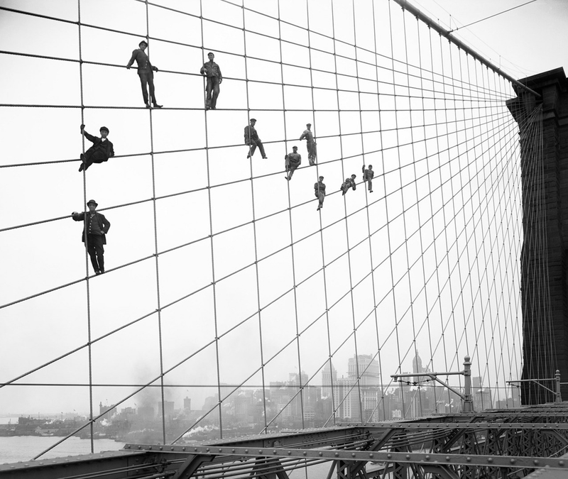 Illustration for article titled La leyenda de Robert
Odlum, el hombre que apostó su vida tirándose del puente de Brooklyn